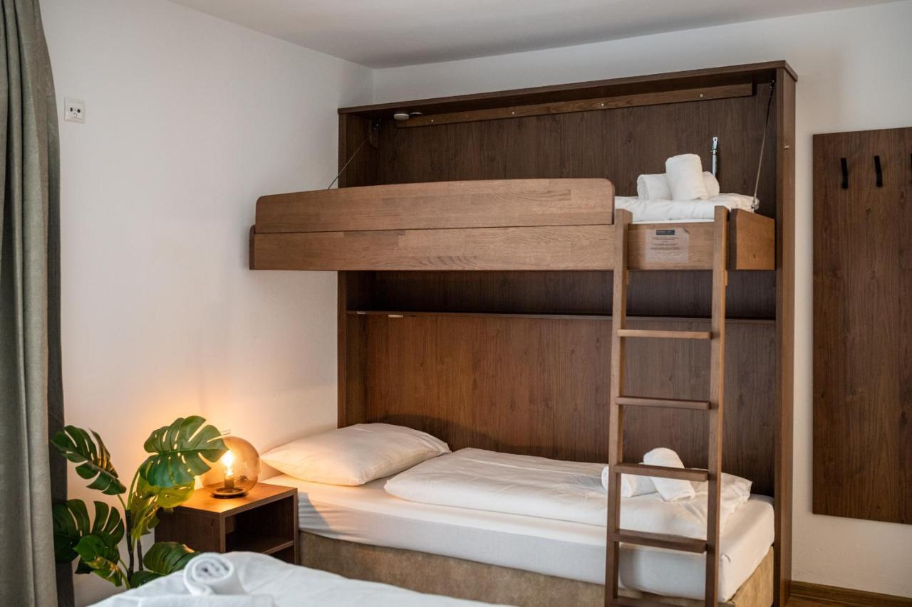 Amelies Mountain View Apartment Kaprun Bagian luar foto