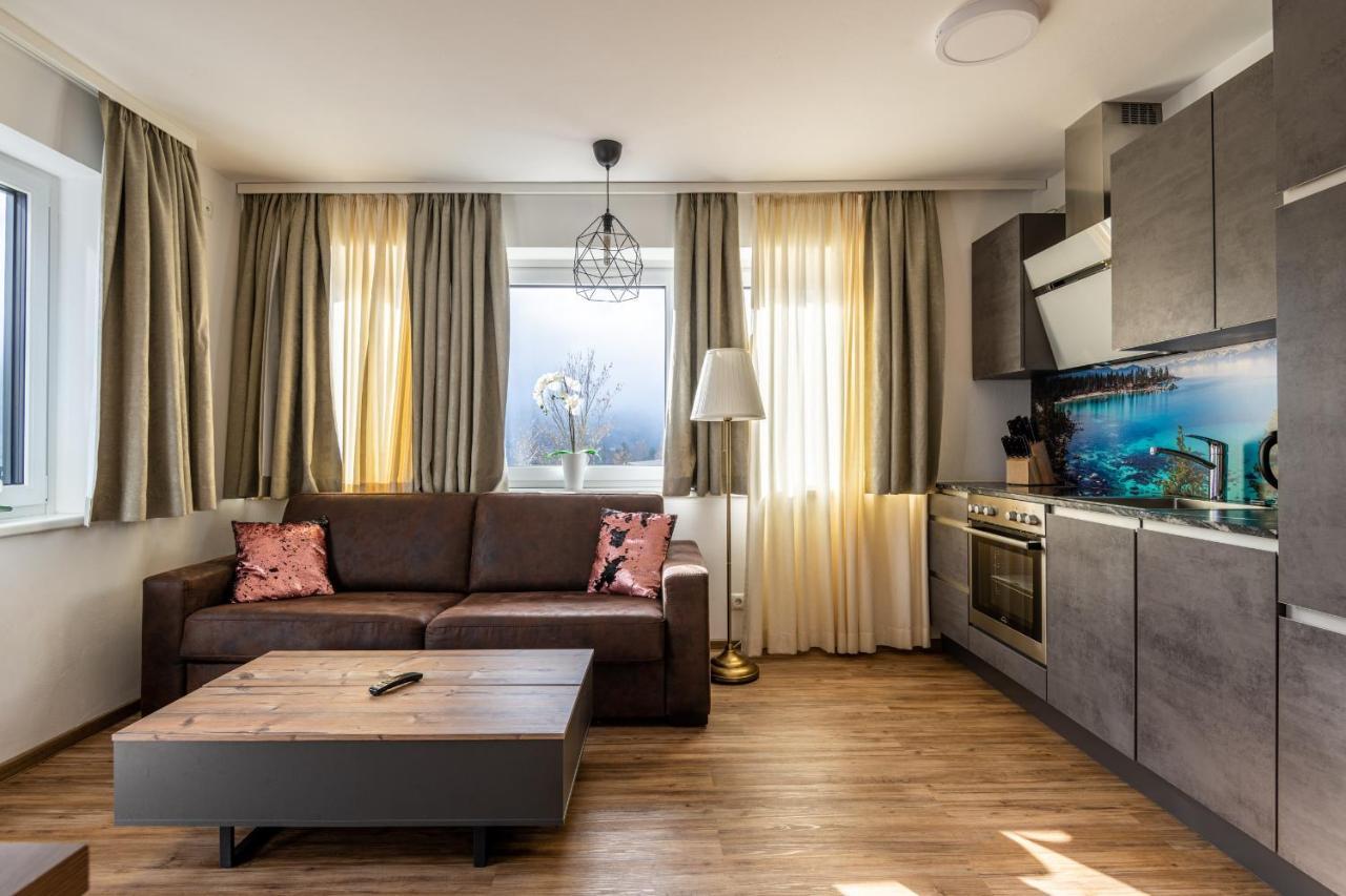 Amelies Mountain View Apartment Kaprun Bagian luar foto