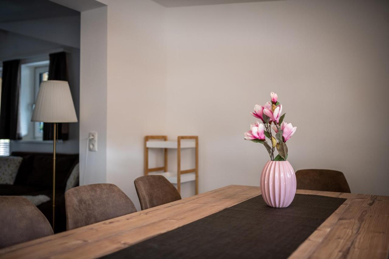 Amelies Mountain View Apartment Kaprun Bagian luar foto