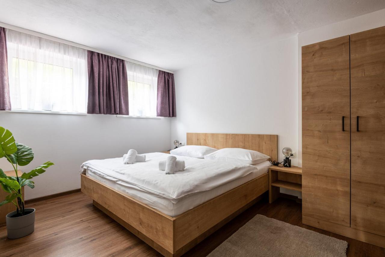 Amelies Mountain View Apartment Kaprun Bagian luar foto